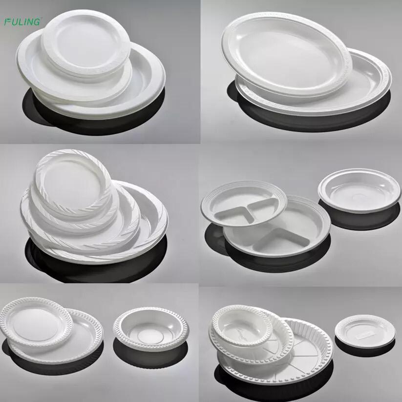 plastic plates (white)